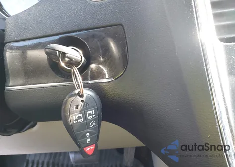 2016 Chrysler Town & Country Touring from USA, damaged, VIN 2C4RC1BG9GR198480